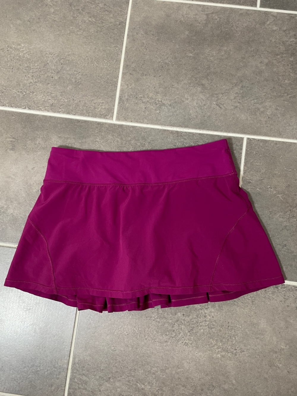 Flaw‎ Lululemon Circuit Breaker Skirt 13” size 8